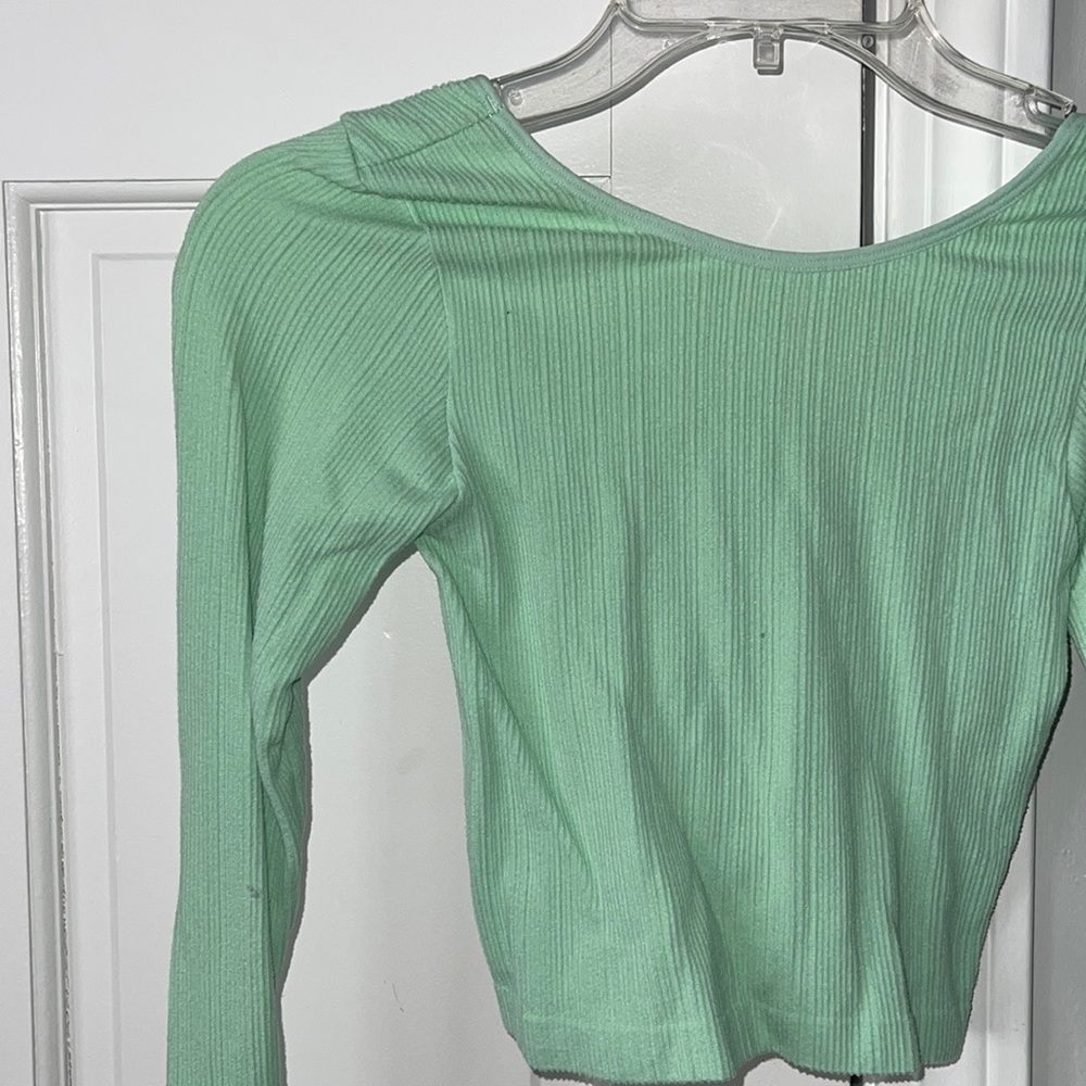 Mint green long sleeve crop top 🤍